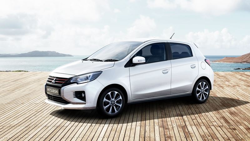 Mitsubishi Mirage trắng
