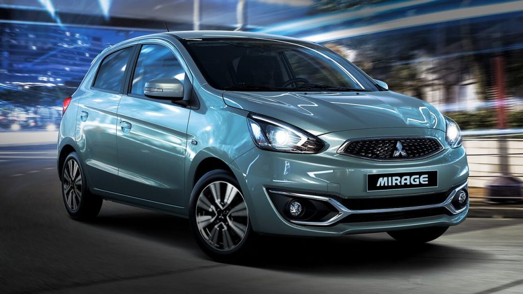 Mitsubishi Mirage xanh