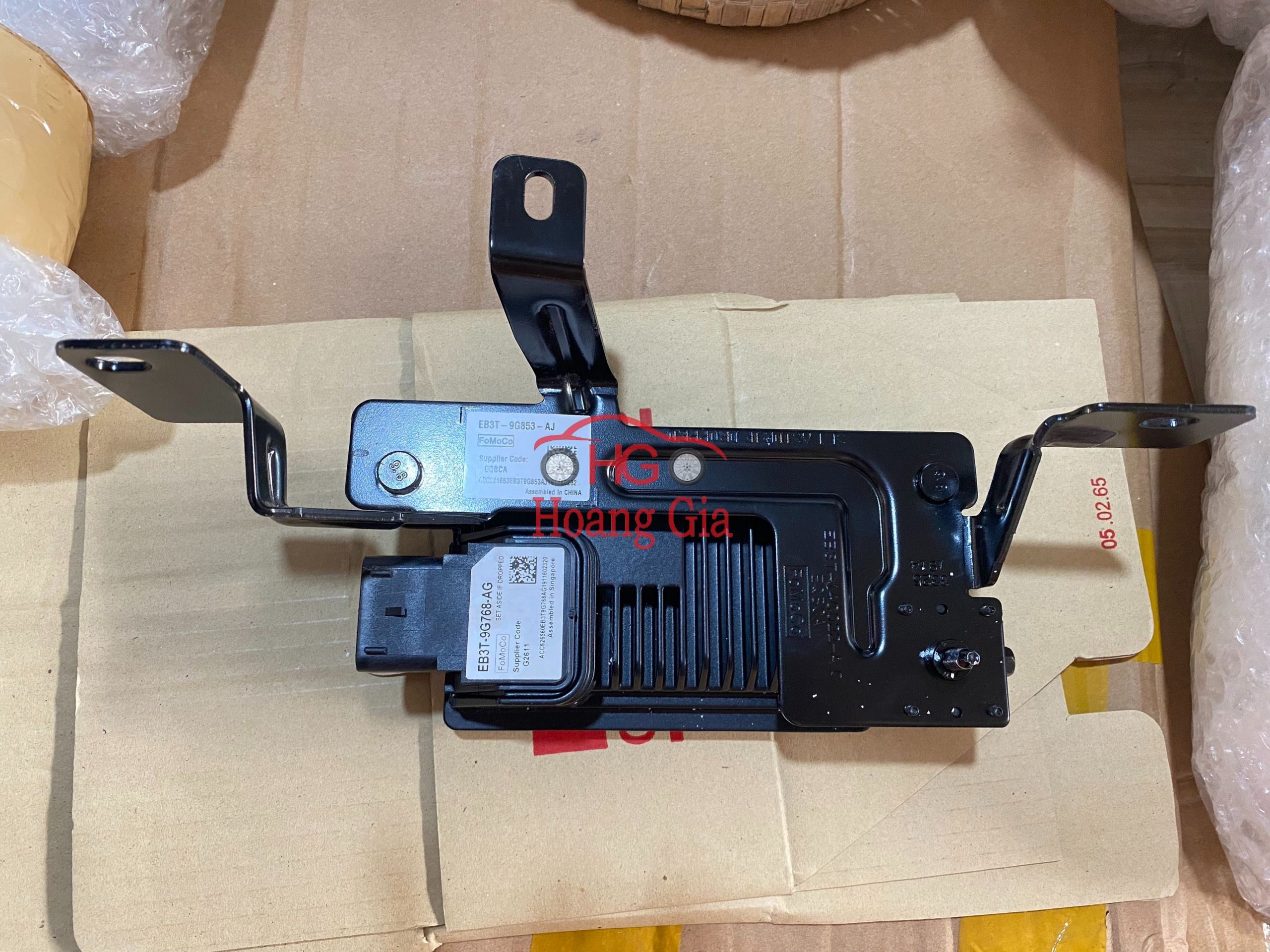 Hộp rada Ford Ranger 13-18 - Hoàng Gia Autopart