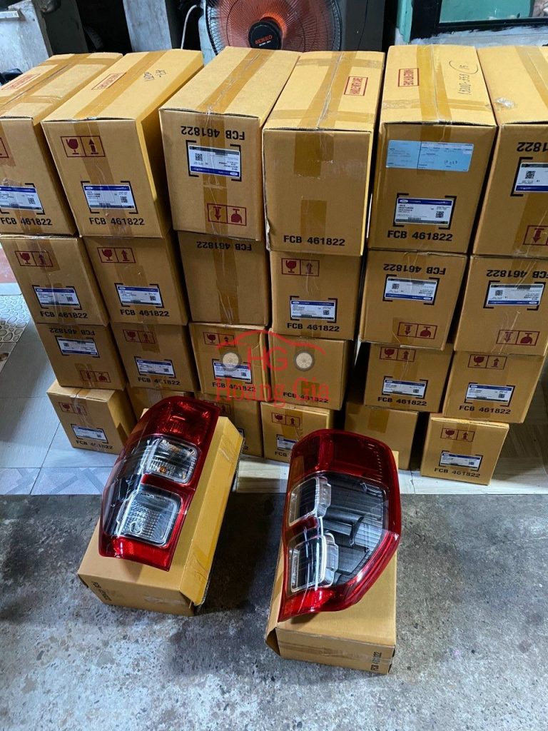 đèn hậu ford ranger